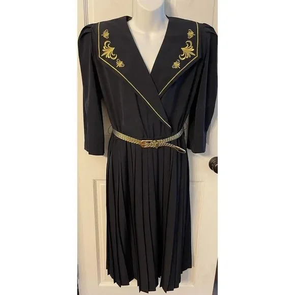 Liz Roberts Dresses | Liz Roberts Petites Navy Sailor Collar Gold Button/Belt Pleated Dress Size 10p | Color: Blue | Size: 10p | Pm-54210865'S Closet